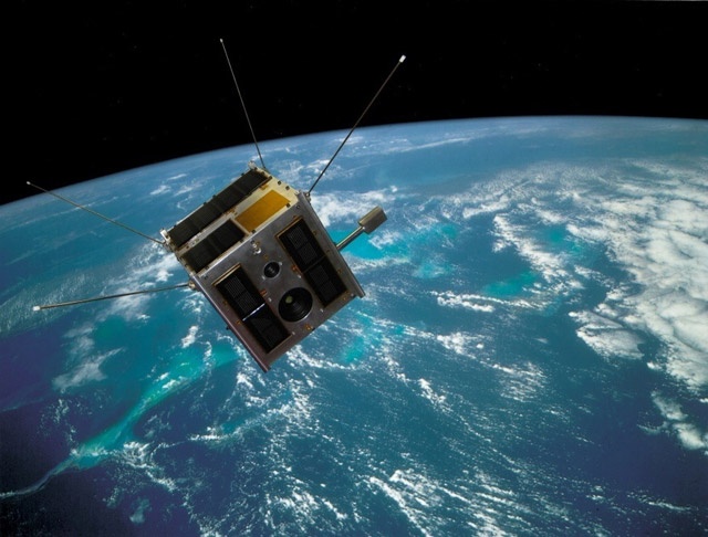 BRITE-PL1 "LEM", nazwiskiem twórcy Solaris i Opowieści Pilota Pirxa uhonorowany został pierwszy polski satelita naukowy