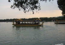 Smocze łodzie na Jeziorze Kunming