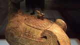 Ceremonialny zun w kształcie hybrydy ptaków i słonia. Wydobyty z grobowca markiza Xie. Eksponat Muzeum Shanxi.