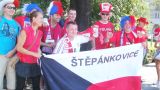 Na prośbę mijanych Polaków, kibice ze Stepankovic chętnie pozowali do zdjęć.