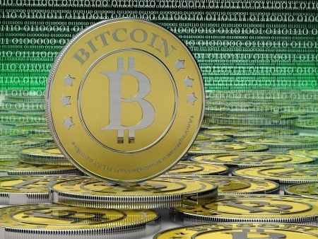 Alexander Kirch / lots of bitcoins - the new virtual money