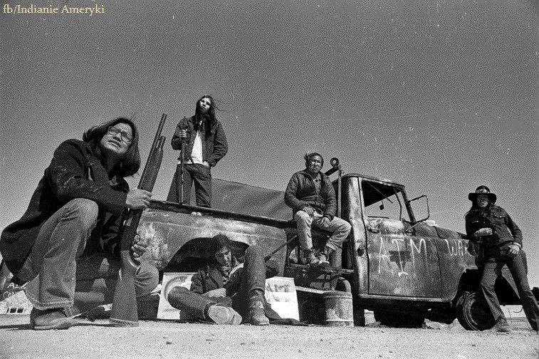 Okupacja w Wounded Knee w 1973 r. Fot. AIM.