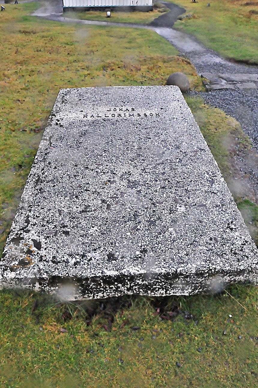 Groby islandzkich poetów w Pingvellir