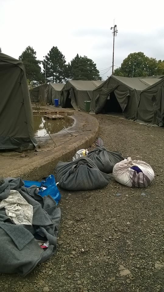 Namioty przeznaczone dla uchodźców/imigrantów. Fot. Jakub Wojas