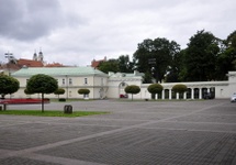 Dziedzinie pałacu prezydenckiego