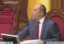 "Głosujący" pusty fotel I-go z-cy Spikera Rady Najwyższej - Iriny Geraszczenko !