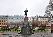 Pomnik Jona Sigurdssona, lidera ruchu walczącego o niepodległość Islandii.