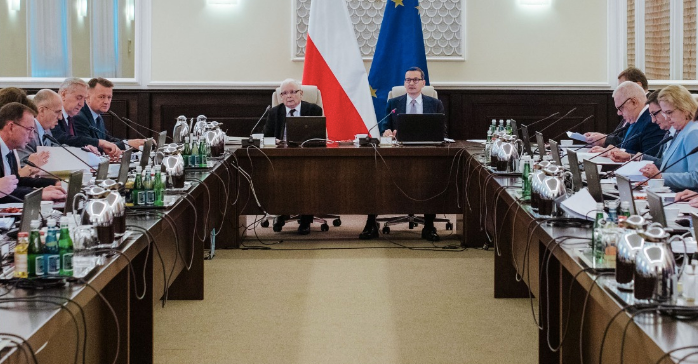(Prezes PiS Jarosław Kaczyński i premier Mateusz Morawiecki na posiedzeniu Rady Ministrów. Fot. PiS)