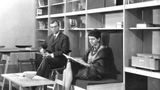 Bogusława i Czesław na tle swoich mebli. Fotografia pokonkursowa z Poznania, lato 1961 | fot. arch. rodzinne JK