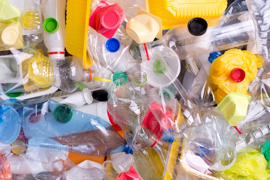 Ilość plastikowych odpadów jest poważnym ekologicznym problemem, a jego rozwiązanie nie jest proste. Fot. Shutterstock