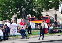 Demonstracja przed Parlamentem