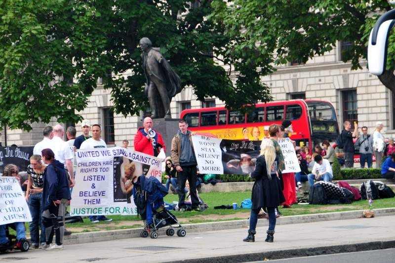 Demonstracja przed Parlamentem