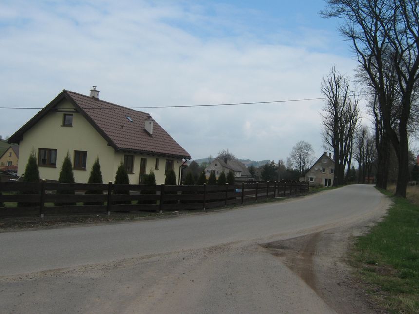E. Zagrodzka. Widok górskiej wsi