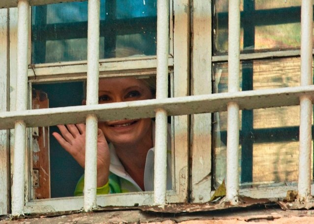 Julia Tymoszenko za więziennymi kratami...