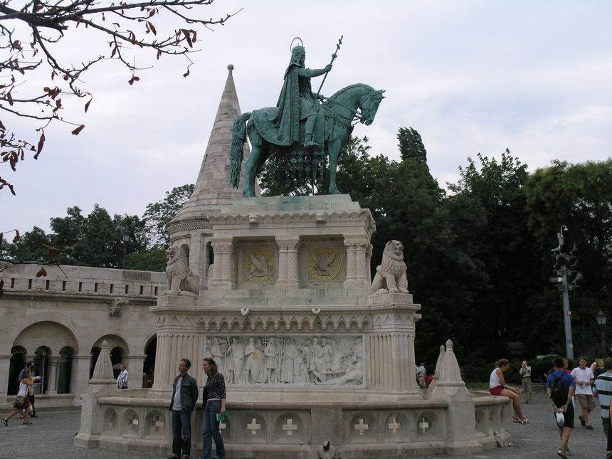 wiadomo - św. Stefan (Istvan I) pierwszy koronowany król Węgier - tu oni byli szybsi o parę lat od nas-nie chieli Niemca jak my
