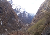 Na szlaku w Himalajach. John Vincent