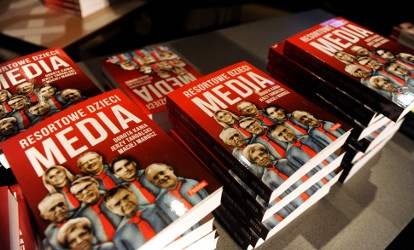 Książka "Resortowe dzieci. Media" sprzedaje się jak ciepłe bułeczki i jest najlepiej sprzedającą się pozycją w grudniu 2013 .