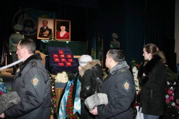 Pogrzeb płk. T. Stambekowa w Ałmaty, 3.01.2013.