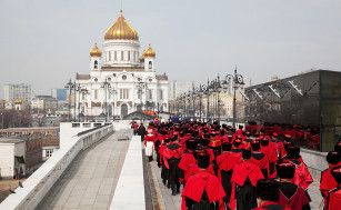 Kozacy w marszu do cerkwi