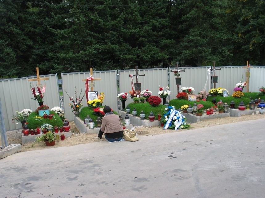 Swieze groby...gen. Andrzeja Błasika, gen. Franciszka Gągora, Grażyny Gęsickiej,gen. Kazimierza Gilarskiego...