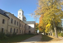 Barokowy klasztor domnikański od frontu