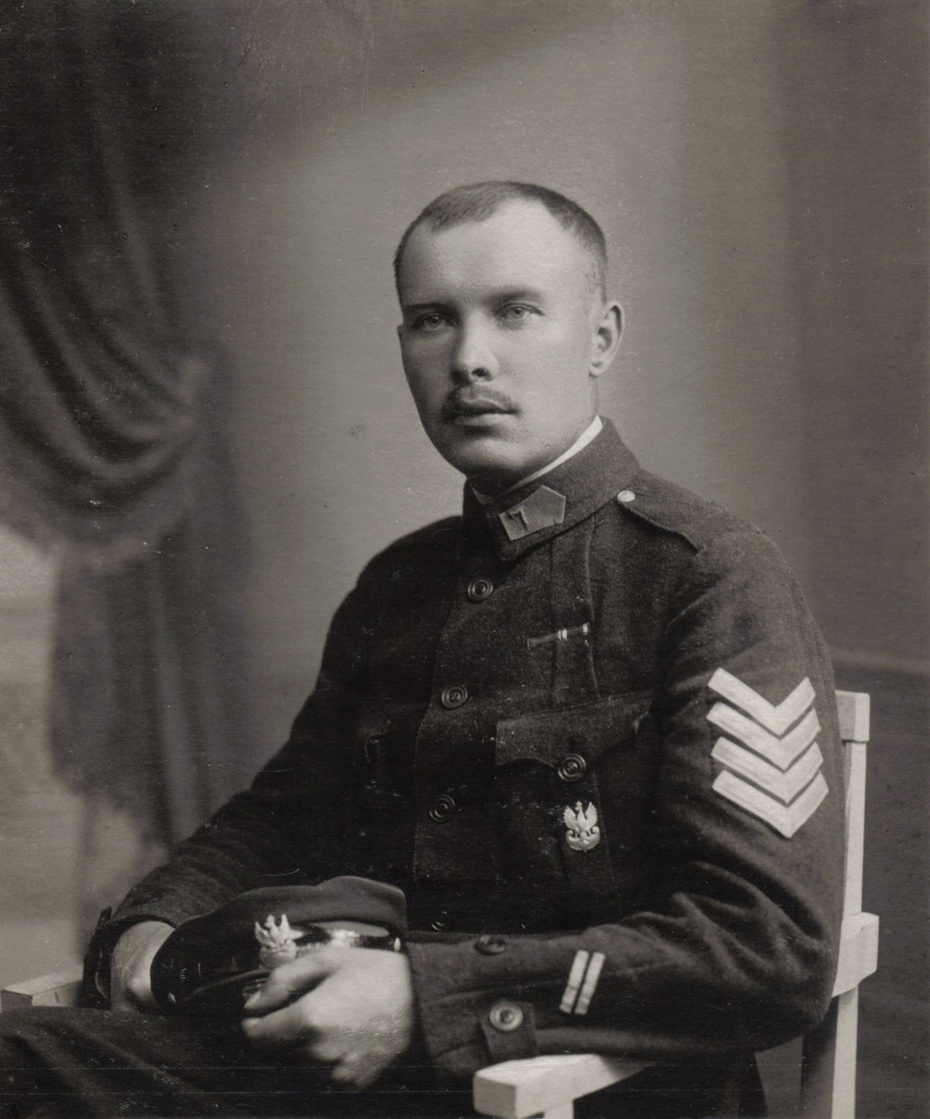 Podkapitan Stanisław Kobyliński (najstarszy brat „Longina”), w I Korpusie Dowbora w Bobrujsku. Widoczne baretki odznaczeń.