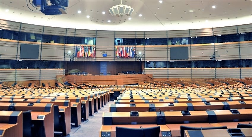 Sala obrad plenarnych Parlamentu Europejskiego. Fot. Artur Lesnodorski