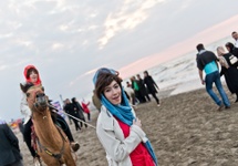 Nawet w Iranie są hipsterki. Plaża nad Morzem Kaspijskim. Copyright Maciek Dudzik