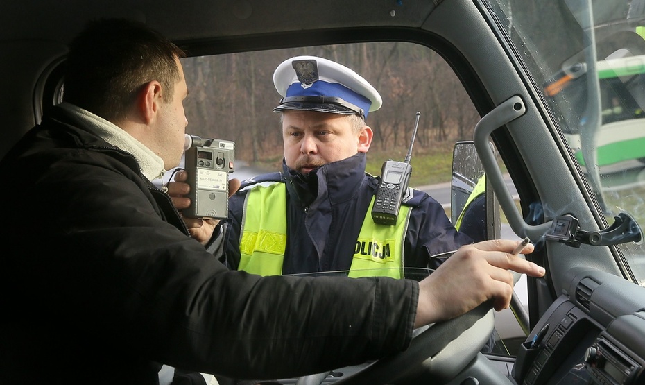 Za jazdę po pijaku można stracić auto. Fot. PAP/Paweł Supernak