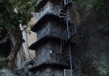 "wieżowiec" apartamentów mnisich, Jaskinie Ośmiu Nieśmiertelnych