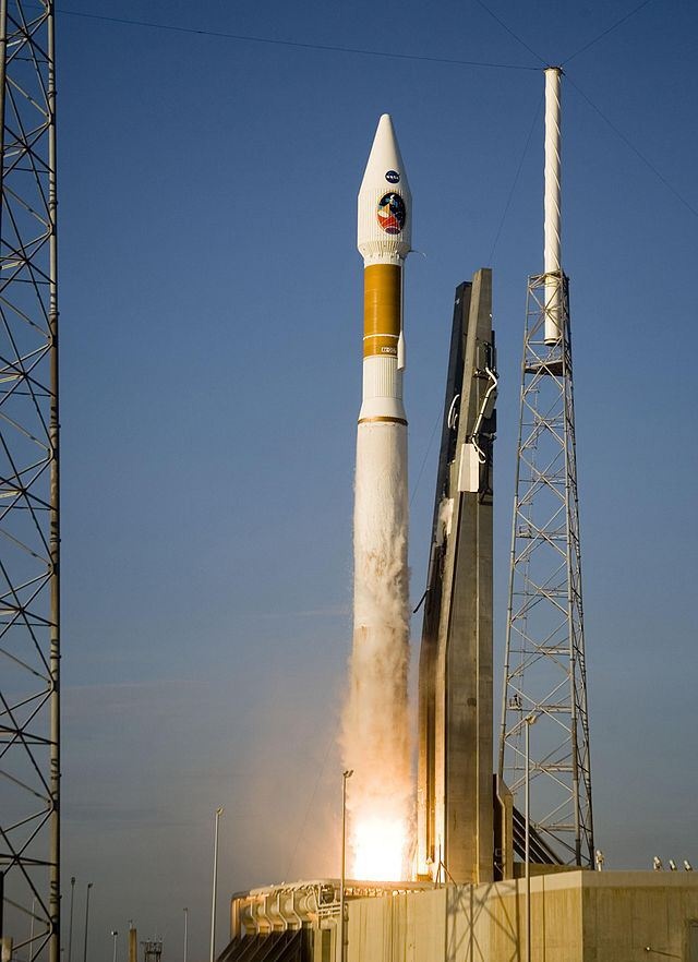 Start rakiety Atlas V w projekcie MRO (Wikipedia)