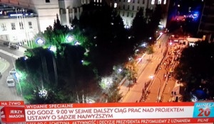Późno wieczorne zdjęcie spod Sejmu