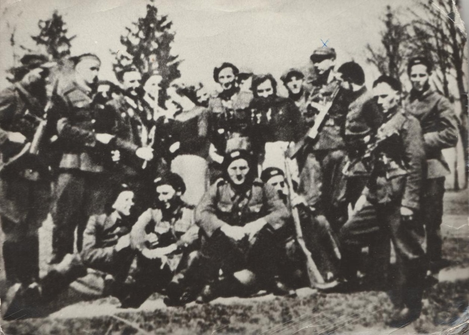 Grupa partyzantów oddziału "Burza", 10 VIII 1945