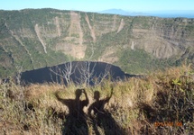 Krater Cosiguino i nasze cienie. Ziem bez ziemi