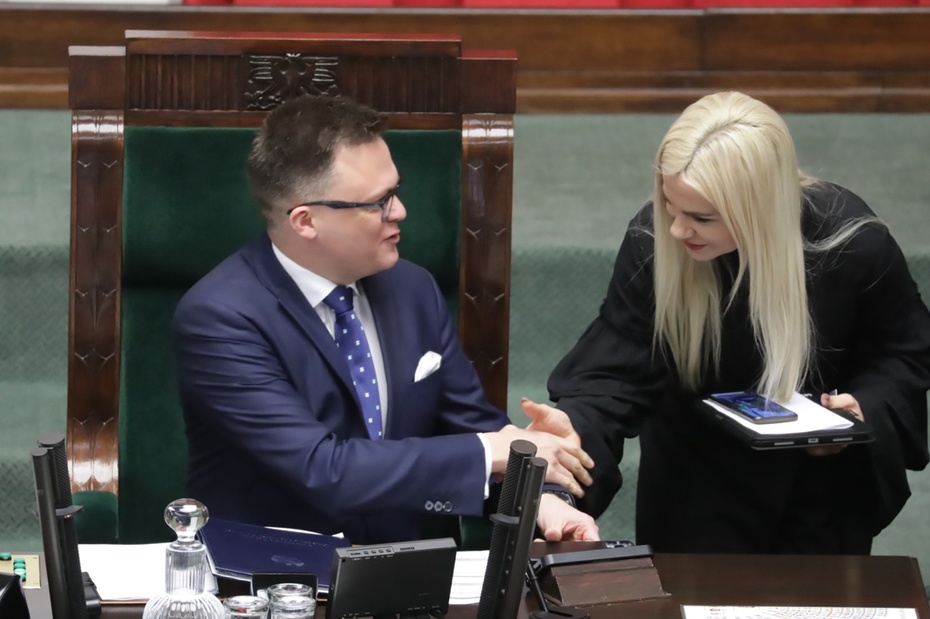 16 bm. Sejm uchwalił ustawę okołobudżetową na 2024 rok. Fot. PAP/Tomasz Gzell