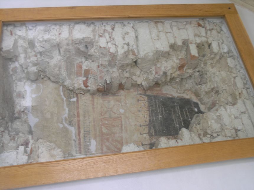 fragmenty najstarszych napisów i fresków. X-XI w.