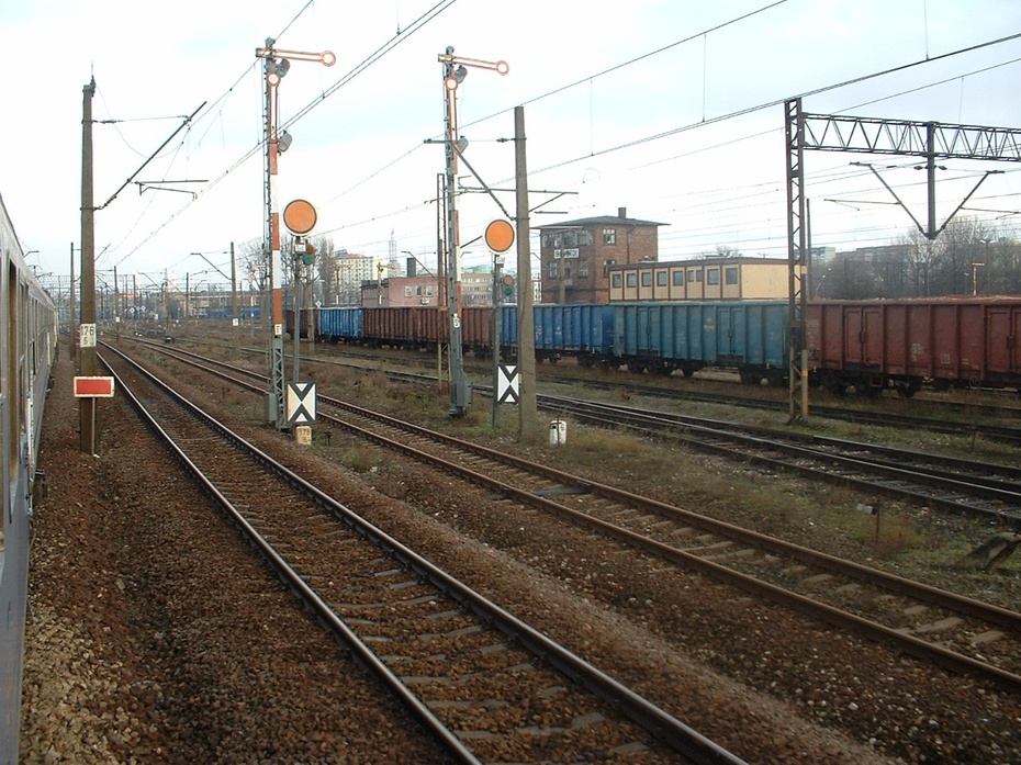 Semafory wjazdowe stacji Białystok. Widok z pociągu TLK 45108 (Katowice - Gdynia Główna); Białystok, 2010 (fot. Tomasz Galicki)