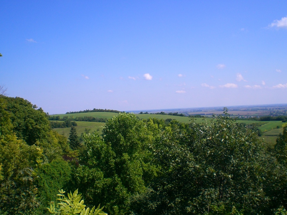 Widok z Pannonhalmy na region, w stronę Gyor