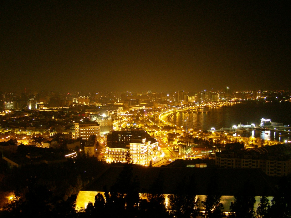 Baku nocą. Autor: Jakub Pilch