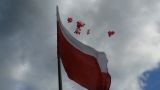 "Las smoleński" - w niebo uniosły się białe i czerwone balony upamiętniające ofiary Katastrofy