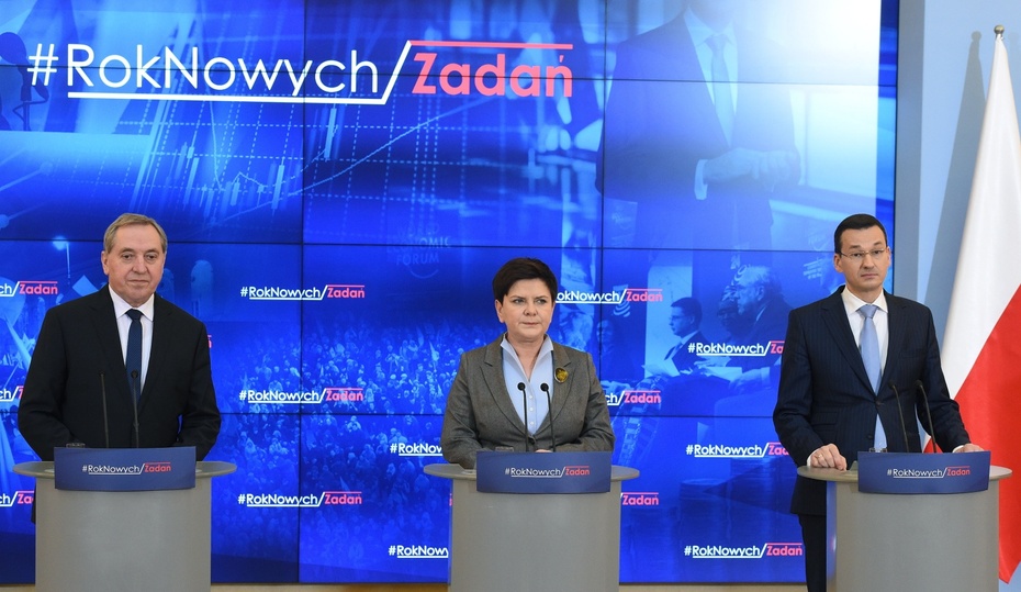 Konferencja premier Beaty Szydło, wicepremiera Mateusza Morawieckiego i ministra Henryka Kowalczyka, fot. PAP/Radek Pietruszka