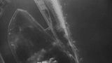 Cel: Westerplatte! 2 września 1939 r. Kadr z filmu z kamery zainstalowanej w samolocie Ju-87B2. Foto z archiwum SRHWST na Wtte.