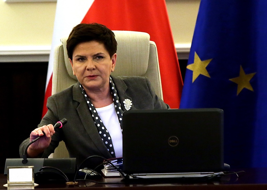 Premier Beata Szydło na posiedzeniu rządu, fot. PAP/Tomasz Gzell