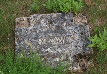 Lida , cmentarz katolicki, na którym leżą m.in. polscy lotnicy. Nieznany żołnierz także prosi o chwilę zadumy
