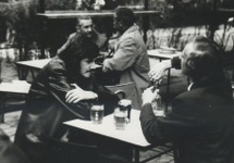 Ambrozją młodych poetów bywał w latach 70. ub. wieku kufel piwa w barze "Planty" nad Silnicą.