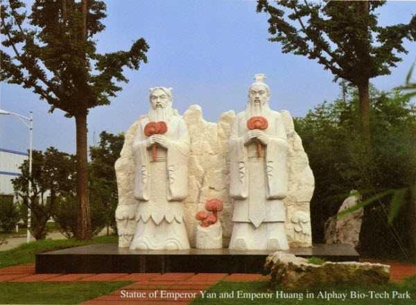 Statue-Emperor-Yan-and-Emperor-Huang