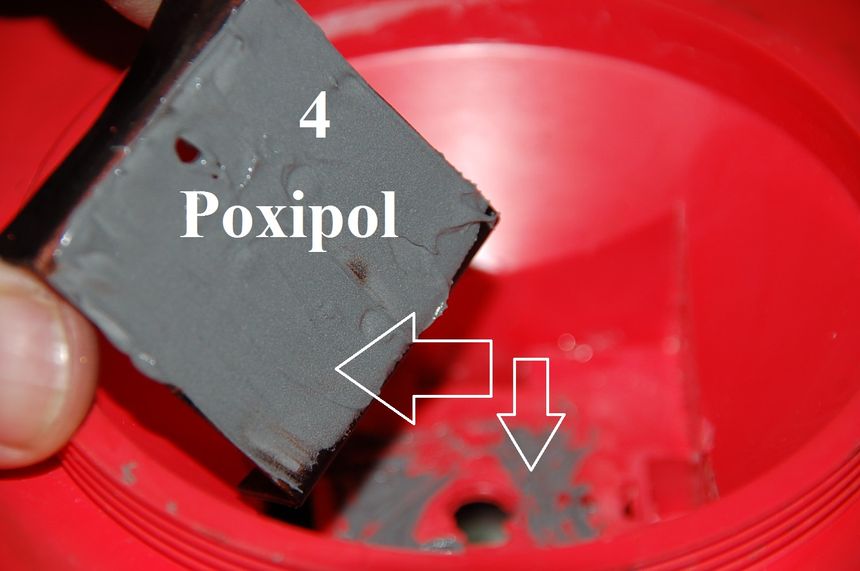 4) Smarujemy radiator Poxipolem  i wklejamy do latarki, po czym wklejamy diodę.