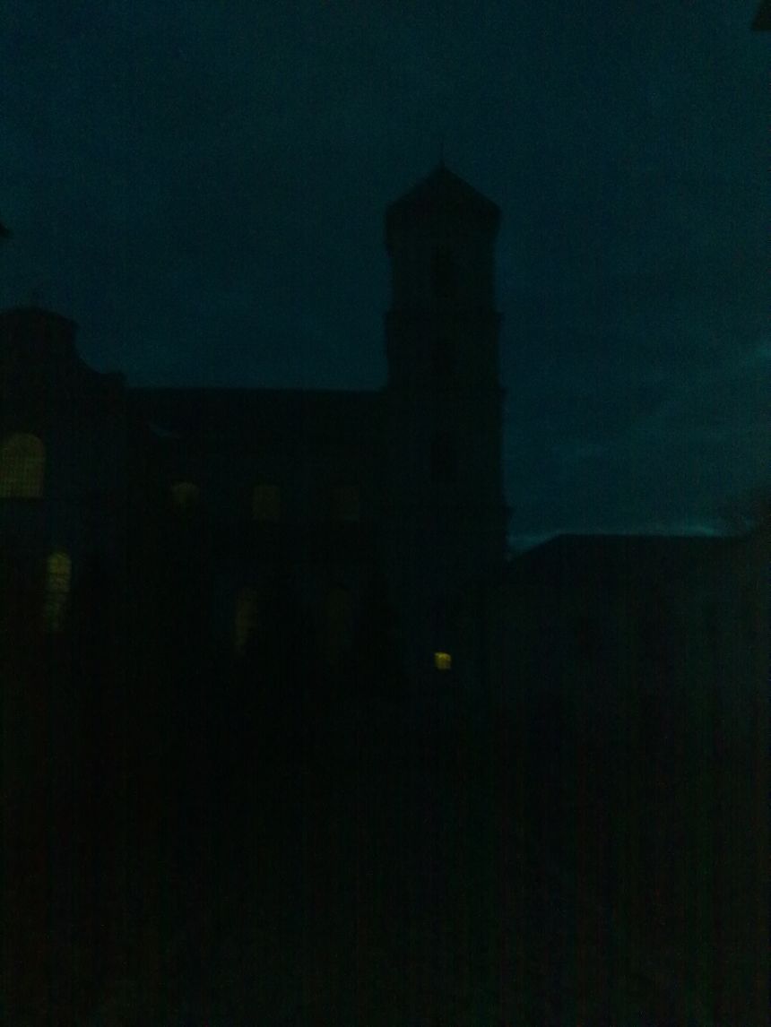 4. Bazylika i dawny klasztor dominikański nocą