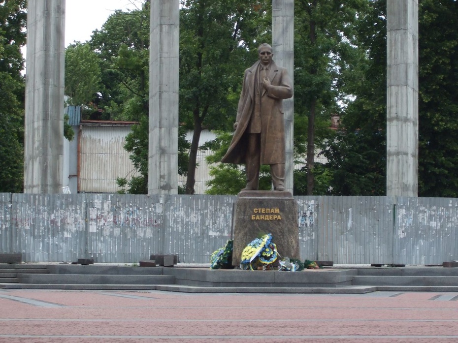 Pomnik Bandery we Lwowie - foto Piotr Szelągowski