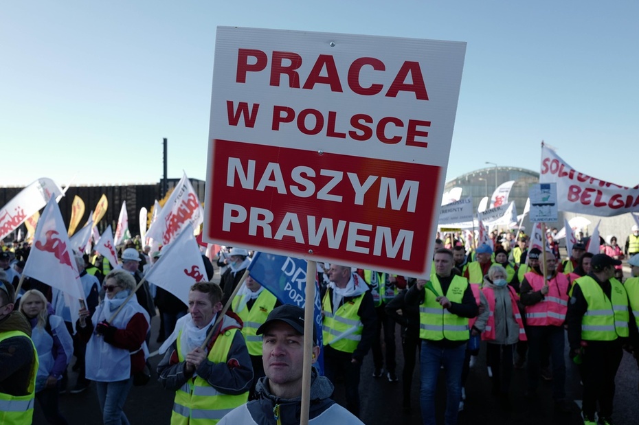 Zamknięcie kopalni i elektrowni w Turowie budzi potężne emocje. Fot. PAP/Mateusz Marek